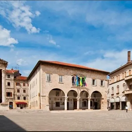 Apartment Mare Pula